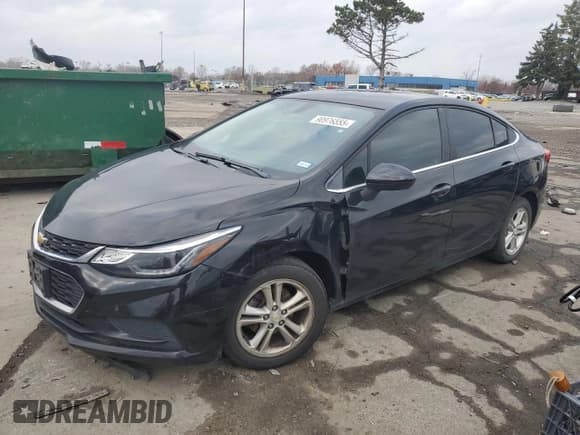 ✅ 2018 Chevrolet Cruze LT • VIN: 1G1BE5SM8J7158322 • Lot: 90976555. Wystawiony na Copart z przebiegiem 112 102 mil. Bezpłatny archiwum sprzedaży aukcyjnych z USA i szczegółowy raport historii pojazdu na DreamBid. Zdjęcie 1.