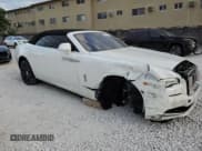 ✅ 2016 Rolls-Royce Dawn • VIN: SCA666D51GU102208 • Lot: 83388274. Wystawiony na Copart z przebiegiem 25 930 mil. Bezpłatny archiwum sprzedaży aukcyjnych z USA i szczegółowy raport historii pojazdu na DreamBid. Zdjęcie 4.