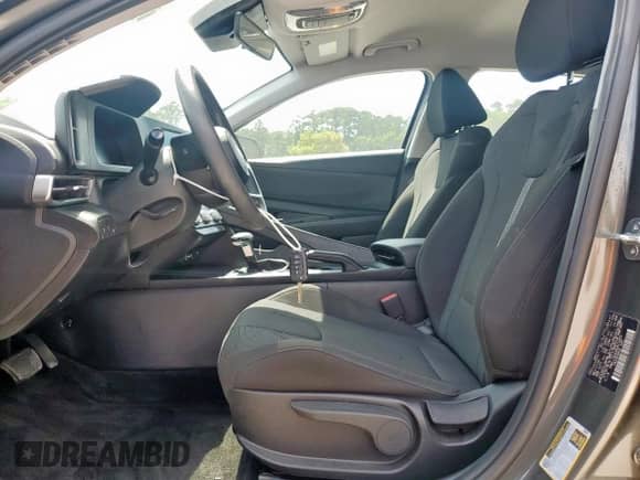 2024 Hyundai Elantra SE с VIN KMHLL4DGXRU815469, выставлен на аукционе Copart как лот 68261095 с пробегом 14 160 миль миль и Чистый • Clean title. История ставок и продаж доступна на DreamBid. Изображение 7.
