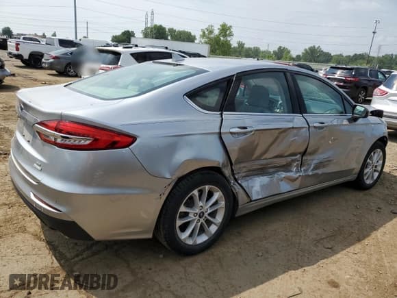 ✅ 2020 Ford Fusion SE • VIN: 3FA6P0HD4LR167453 • Лот: 64791895. Опубликован ранее на Copart с пробегом 83 981 миль. Бесплатный доступ к архиву аукционных продаж из США и подробный отчёт об истории автомобиля на DreamBid. Изображение 3.