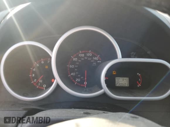 ✅ 2009 Toyota Matrix S • VIN: 2T1KE40E29C021724 • Лот: 71613605. Опубликован ранее на Copart с пробегом 230 501 миль. Бесплатный доступ к архиву аукционных продаж из США и подробный отчёт об истории автомобиля на DreamBid. Изображение 9.