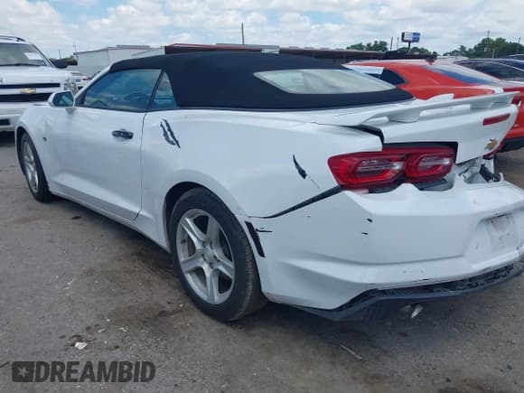 ✅ 2020 Chevrolet Camaro 1LT • VIN: 1G1FB3DX5L0128681 • Lot: 42239437. Listed on IAAI with Not provided. Free auction sales archive from the USA and detailed vehicle history report at DreamBid. Image 3.