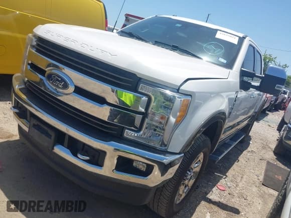✅ 2017 Ford F-250 Lariat • VIN: 1FT7W2BT4HEE93907 • Лот: 42835021. Опубликован ранее на IAAI с пробегом 125 644 миль. Бесплатный доступ к архиву аукционных продаж из США и подробный отчёт об истории автомобиля на DreamBid. Изображение 2.