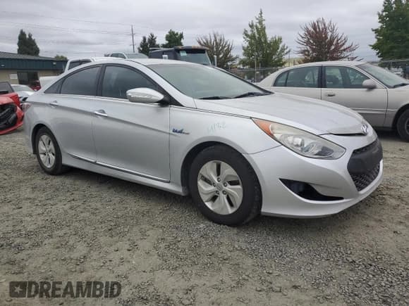 ✅ 2013 Hyundai Sonata Limited • VIN: KMHEC4A47DA065607 • Lot: 71488094. Listed on Copart with 145,441 mi. Free auction sales archive from the USA and detailed vehicle history report at DreamBid. Image 4.
