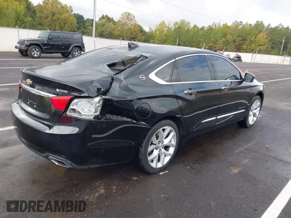 ✅ 2019 Chevrolet Impala Premier • VIN: 1G1105S33KU137026 • Lot: 43327510. Listed on IAAI with 117,582 mi. Free auction sales archive from the USA and detailed vehicle history report at DreamBid. Image 4.