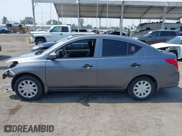 ✅ 2017 Nissan Versa S • VIN: 3N1CN7AP7HL860532 • Лот: 42726461. Опубликован ранее на IAAI с пробегом 156 318 миль. Бесплатный доступ к архиву аукционных продаж из США и подробный отчёт об истории автомобиля на DreamBid. Изображение 15.