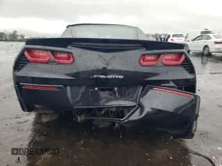 2015 Chevrolet Corvette 1LT z VIN 1G1YB2D73F5106866, wystawiony jako Copart lot #66398114 z przebiegiem Nie podano mil oraz Szkoda całkowita • Salvage title. Historia ofert i sprzedaży dostępna na DreamBid. Obrazek 6.