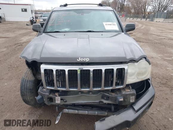 ✅ 2005 Jeep Grand Cherokee Limited • VIN: 1J4HR58285C588239 • Лот: 41900784. Опубликован ранее на IAAI с пробегом 235 959 миль. Бесплатный доступ к архиву аукционных продаж из США и подробный отчёт об истории автомобиля на DreamBid. Изображение 13.