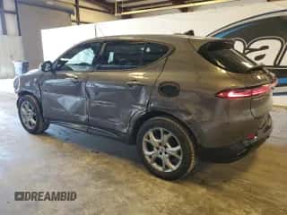 2024 Dodge Hornet R/T z VIN ZACPDFCW6R3A27983, wystawiony jako Copart lot #47845855 z przebiegiem 18 861 mil mil oraz Czysty tytuł • Clean title. Historia ofert i sprzedaży dostępna na DreamBid. Obrazek 2.