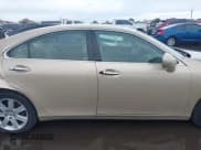 ✅ 2007 Lexus ES 330 • VIN: JTHBJ46G672040839 • Lot: 43741058. Wystawiony na IAAI z przebiegiem 110 770 mil. Bezpłatny archiwum sprzedaży aukcyjnych z USA i szczegółowy raport historii pojazdu na DreamBid. Zdjęcie 14.