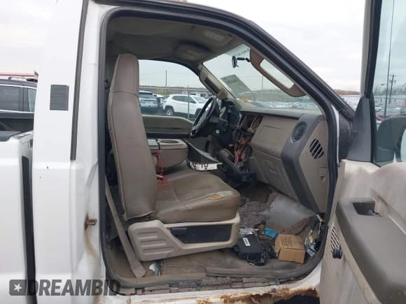 ✅ 2008 Ford F-250 XL • VIN: 1FTNF215X8ED56657 • Lot: 43646590. Listed on IAAI with 47,491 mi. Free auction sales archive from the USA and detailed vehicle history report at DreamBid. Image 5.