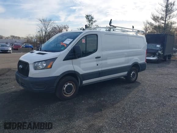 ✅ 2021 Ford Transit Cargo • VIN: 1FTBR1Y85MKA06966 • Lot: 43540742. Wystawiony na IAAI z przebiegiem 111 471 mil. Bezpłatny archiwum sprzedaży aukcyjnych z USA i szczegółowy raport historii pojazdu na DreamBid. Zdjęcie 2.
