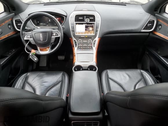 ✅ 2019 Lincoln Nautilus Reserve • VIN: 2LMPJ6L90KBL51257 • Lot: 89906745. Listed on Copart with 71,040 mi. Free auction sales archive from the USA and detailed vehicle history report at DreamBid. Image 8.