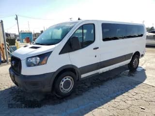 ✅ 2023 Ford Transit Passenger XL • VIN: 1FBAX2Y84PKA07378 • Lot: 71180755. Wystawiony na Copart z przebiegiem 40 517 mil. Bezpłatny archiwum sprzedaży aukcyjnych z USA i szczegółowy raport historii pojazdu na DreamBid. Zdjęcie 1.