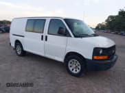 ✅ 2013 Chevrolet Express Cargo • VIN: 1GCSGAFXXD1177332 • Lot: 42768274. Wystawiony na IAAI z przebiegiem 210 481 mil. Bezpłatny archiwum sprzedaży aukcyjnych z USA i szczegółowy raport historii pojazdu na DreamBid. Zdjęcie 1.