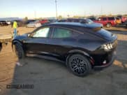 ✅ 2025 Ford Mustang Mach-E Premium • VIN: 3FMTK3SU6SMA00881 • Lot: 71672505. Wystawiony na Copart z przebiegiem 1 143 mil. Bezpłatny archiwum sprzedaży aukcyjnych z USA i szczegółowy raport historii pojazdu na DreamBid. Zdjęcie 2.