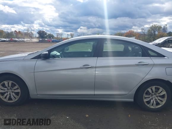 ✅ 2012 Hyundai Sonata GLS • VIN: 5NPEB4AC1CH339356 • Лот: 43509523. Опубликован ранее на IAAI с пробегом 208 636 миль. Бесплатный доступ к архиву аукционных продаж из США и подробный отчёт об истории автомобиля на DreamBid. Изображение 15.
