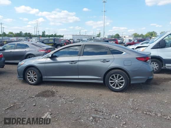 2018 Hyundai Sonata SE с VIN 5NPE24AFXJH625164, выставлен на аукционе IAAI как лот 42813390 с пробегом 124 740 миль миль и . История ставок и продаж доступна на DreamBid. Изображение 14.