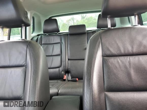 ✅ 2017 Volkswagen Tiguan Sport • VIN: WVGTV7AX5HK015656 • Lot: 80440155. Listed on Copart with 78,462 mi. Free auction sales archive from the USA and detailed vehicle history report at DreamBid. Image 10.