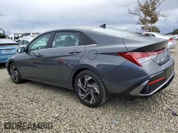 ✅ 2024 Hyundai Elantra Limited • VIN: KMHLN4DJ4RU103027 • Лот: 85577995. Опубликован ранее на Copart с пробегом 10 179 миль. Бесплатный доступ к архиву аукционных продаж из США и подробный отчёт об истории автомобиля на DreamBid. Изображение 2.