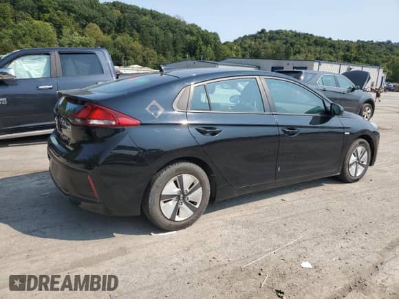 2017 Hyundai Ioniq Blue z VIN KMHC65LC1HU022488, wystawiony jako Copart lot #70132854 z przebiegiem 157 380 mil mil oraz Czysty tytuł • Clean title. Historia ofert i sprzedaży dostępna na DreamBid. Obrazek 3.