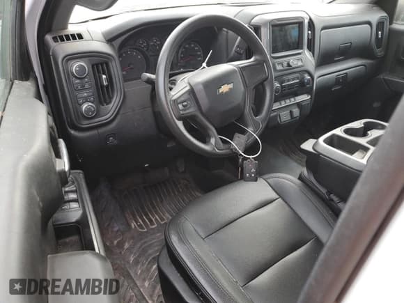 ✅ 2019 Chevrolet Silverado 1500 Work Truck • VIN: 1GCRYAEF3KZ397527 • Lot: 74936094. Wystawiony na Copart z przebiegiem 112 249 mil. Bezpłatny archiwum sprzedaży aukcyjnych z USA i szczegółowy raport historii pojazdu na DreamBid. Zdjęcie 8.