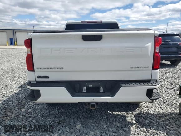✅ 2019 Chevrolet Silverado 1500 Custom • VIN: 1GCRYBEH1KZ276681 • Lot: 53065615. Wystawiony na Copart z przebiegiem 192 829 mil. Bezpłatny archiwum sprzedaży aukcyjnych z USA i szczegółowy raport historii pojazdu na DreamBid. Zdjęcie 6.