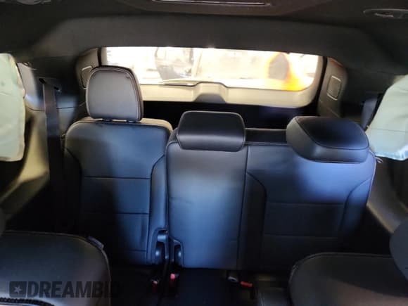 ✅ 2025 Chevrolet Traverse AWD High Country • VIN: 1GNEVKRS8SJ219848 • Lot: 90362245. Listed on Copart with 3,749 mi. Free auction sales archive from the USA and detailed vehicle history report at DreamBid. Image 10.