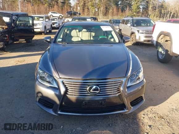 ✅ 2017 Lexus LS 460 • VIN: JTHCL5EF2H5029169 • Lot: 43730235. Listed on IAAI with 67,865 mi. Free auction sales archive from the USA and detailed vehicle history report at DreamBid. Image 12.
