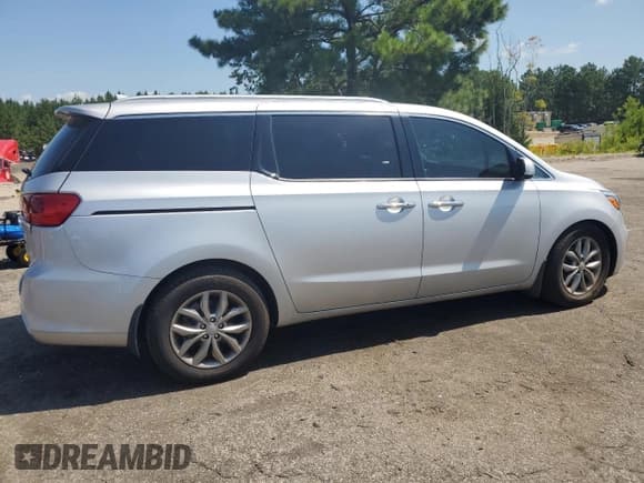 ✅ 2020 Kia Sedona EX • VIN: KNDMC5C11L6589510 • Lot: 65313335. Wystawiony na Copart z przebiegiem 89 696 mil. Bezpłatny archiwum sprzedaży aukcyjnych z USA i szczegółowy raport historii pojazdu na DreamBid. Zdjęcie 3.