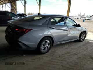 2025 Hyundai Elantra SE z VIN KMHLL4DG5SU009495, wystawiony jako Copart lot #81120625 z przebiegiem 7 739 mil mil oraz Szkoda całkowita • Salvage title. Historia ofert i sprzedaży dostępna na DreamBid. Obrazek 3.