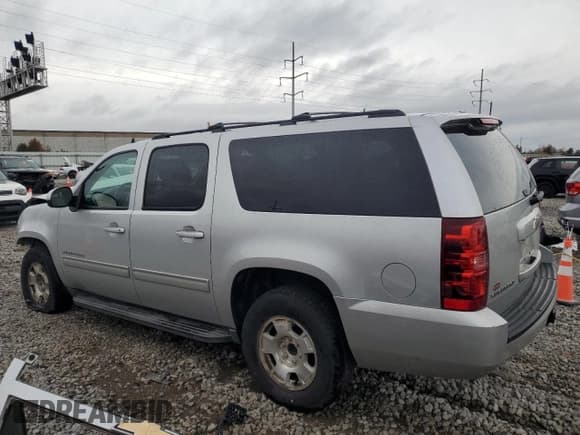 ✅ 2011 Chevrolet Suburban LS • VIN: 1GNSKHE39BR373953 • Lot: 79102174. Wystawiony na Copart z przebiegiem Nie podano. Bezpłatny archiwum sprzedaży aukcyjnych z USA i szczegółowy raport historii pojazdu na DreamBid. Zdjęcie 2.