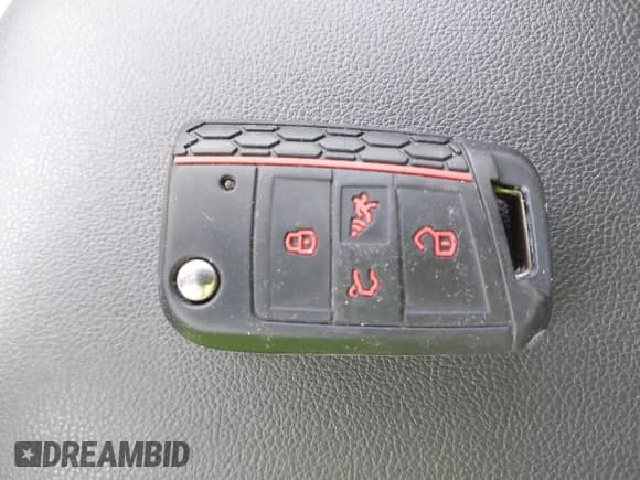 ✅ 2021 Volkswagen Tiguan SE • VIN: 3VV2B7AX7MM123550 • Лот: 43560405. Опубликован ранее на IAAI с пробегом 138 750 миль. Бесплатный доступ к архиву аукционных продаж из США и подробный отчёт об истории автомобиля на DreamBid. Изображение 11.