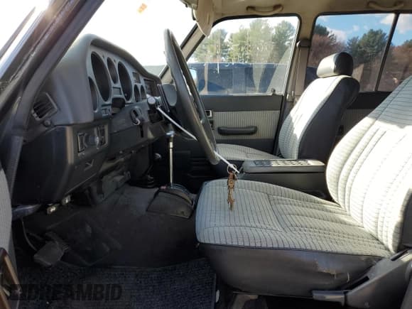 ✅ 1990 Toyota Land Cruiser • VIN: JT3FJ62G4L1116986 • Лот: 79703614. Опубликован ранее на Copart с пробегом 108 162 миль. Бесплатный доступ к архиву аукционных продаж из США и подробный отчёт об истории автомобиля на DreamBid. Изображение 7.