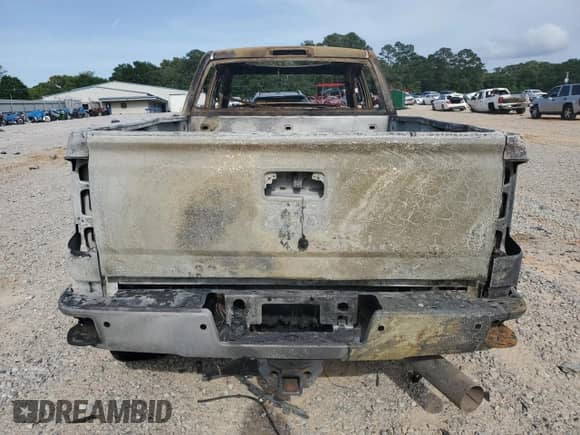 2017 Chevrolet Silverado 2500HD High Country с VIN 1GC1KXEY8HF206164, выставлен на аукционе Copart как лот 57169835 с пробегом Не указан миль и На запчасти • Non repairable. История ставок и продаж доступна на DreamBid. Изображение 6.