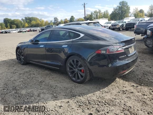 ✅ 2018 Tesla Model S 75D • VIN: 5YJSA1E49JF261153 • Lot: 82444395. Listed on Copart with 69,621 mi. Free auction sales archive from the USA and detailed vehicle history report at DreamBid. Image 2.