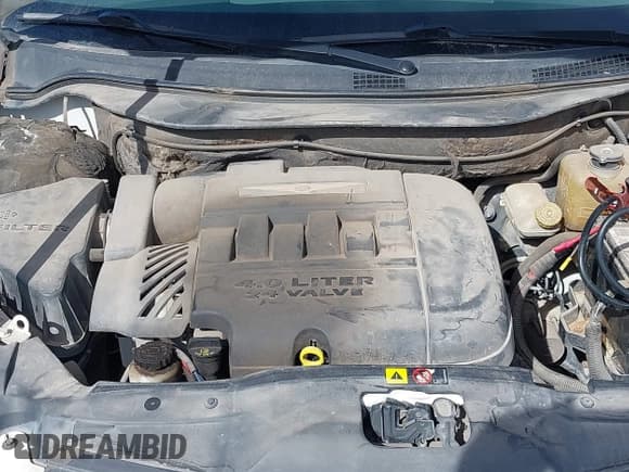 ✅ 2007 Chrysler Pacifica Touring • VIN: 2A8GM68X27R196197 • Lot: 41860142. Wystawiony na IAAI z przebiegiem 131 361 mil. Bezpłatny archiwum sprzedaży aukcyjnych z USA i szczegółowy raport historii pojazdu na DreamBid. Zdjęcie 10.