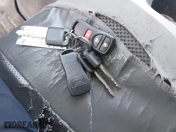 ✅ 2012 Nissan Pathfinder Silver Edition • VIN: 5N1AR1NB9CC608818 • Lot: 42863584. Listed on IAAI with 139,331 mi. Free auction sales archive from the USA and detailed vehicle history report at DreamBid. Image 11.