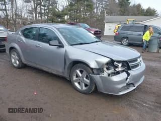 ✅ 2013 Dodge Avenger SE • VIN: 1C3CDZAB5DN702690 • Lot: 41487988. Wystawiony na IAAI z przebiegiem 69 154 mil. Bezpłatny archiwum sprzedaży aukcyjnych z USA i szczegółowy raport historii pojazdu na DreamBid. Zdjęcie 1.