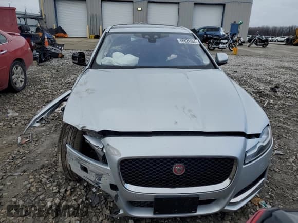 ✅ 2018 Jaguar XF 25t Premium • VIN: SAJBJ4FXXJCY58594 • Lot: 86624504. Wystawiony na Copart z przebiegiem 58 940 mil. Bezpłatny archiwum sprzedaży aukcyjnych z USA i szczegółowy raport historii pojazdu na DreamBid. Zdjęcie 5.