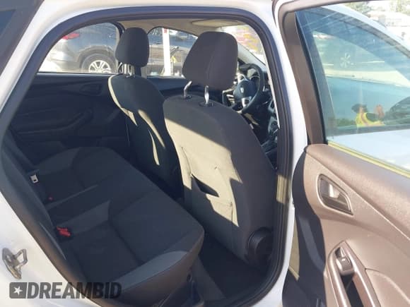 ✅ 2012 Ford Focus SE • VIN: 1FAHP3F20CL168657 • Lot: 43138311. Wystawiony na IAAI z przebiegiem 110 285 mil. Bezpłatny archiwum sprzedaży aukcyjnych z USA i szczegółowy raport historii pojazdu na DreamBid. Zdjęcie 8.