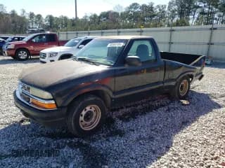 ✅ 2003 Chevrolet S-10 • VIN: 1GCCS14H938213550 • Лот: 48565105. Опубликован ранее на Copart с пробегом 155 016 миль. Бесплатный доступ к архиву аукционных продаж из США и подробный отчёт об истории автомобиля на DreamBid. Изображение 1.