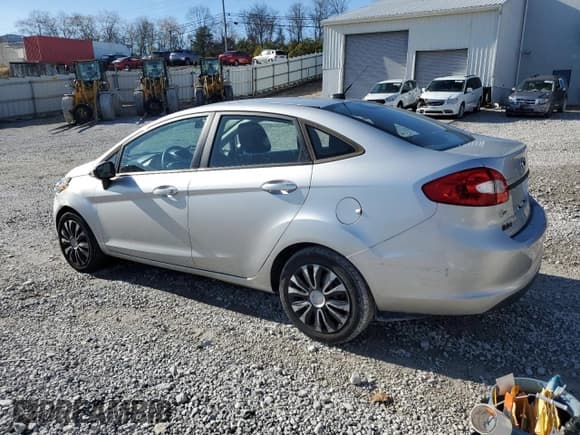 ✅ 2012 Ford Fiesta SE • VIN: 3FADP4BJ2CM128600 • Lot: 92478875. Wystawiony na Copart z przebiegiem 138 555 mil. Bezpłatny archiwum sprzedaży aukcyjnych z USA i szczegółowy raport historii pojazdu na DreamBid. Zdjęcie 2.
