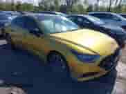 2020 Hyundai Sonata SEL Plus z VIN 5NPEJ4J29LH025075, wystawiony jako IAAI lot #43298359 z przebiegiem 47 873 mil mil oraz . Historia ofert i sprzedaży dostępna na DreamBid. Obrazek 1.