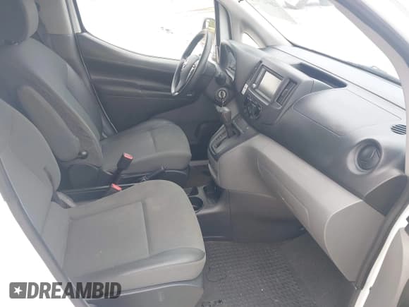 ✅ 2020 Nissan NV200 SV • VIN: 3N6CM0KN0LK704686 • Lot: 42651230. Wystawiony na IAAI z przebiegiem 102 165 mil. Bezpłatny archiwum sprzedaży aukcyjnych z USA i szczegółowy raport historii pojazdu na DreamBid. Zdjęcie 5.