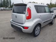 ✅ 2013 Kia Soul • VIN: KNDJT2A54D7506848 • Lot: 43588919. Wystawiony na IAAI z przebiegiem 141 361 mil. Bezpłatny archiwum sprzedaży aukcyjnych z USA i szczegółowy raport historii pojazdu na DreamBid. Zdjęcie 4.