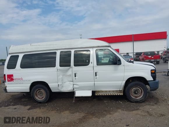✅ 2012 Ford Econoline Cargo Super Duty Commercial • VIN: 1FTSS3EL4CDA59461 • Lot: 42590043. Listed on IAAI with 272,674 mi. Free auction sales archive from the USA and detailed vehicle history report at DreamBid. Image 14.