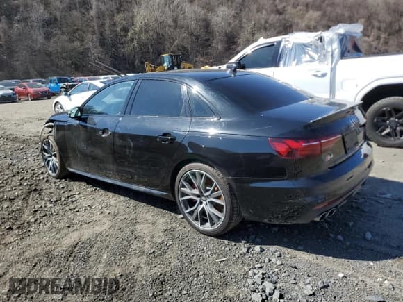 ✅ 2021 Audi S4 Premium Plus • VIN: WAUB4AF44MA027812 • Лот: 52700345. Опубликован ранее на Copart с пробегом 28 053 миль. Бесплатный доступ к архиву аукционных продаж из США и подробный отчёт об истории автомобиля на DreamBid. Изображение 2.