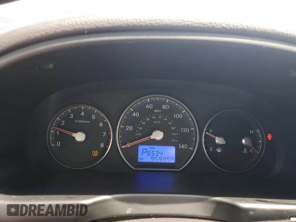 ✅ 2011 Hyundai Santa Fe GLS • VIN: 5XYZGDAB2BG017017 • Lot: 68528424. Listed on Copart with 95,999 mi. Free auction sales archive from the USA and detailed vehicle history report at DreamBid. Image 9.