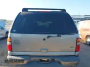 ✅ 2003 Chevrolet Suburban Z71 • VIN: 3GNFK16ZX3G265242 • Lot: 43476969. Wystawiony na IAAI z przebiegiem 225 973 mil. Bezpłatny archiwum sprzedaży aukcyjnych z USA i szczegółowy raport historii pojazdu na DreamBid. Zdjęcie 16.